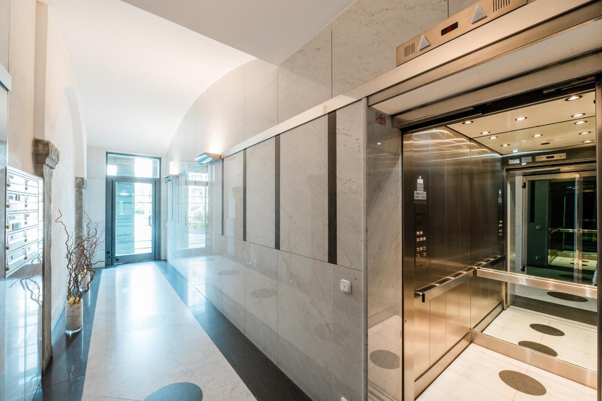 P&P Luxury Apartment Бергамо Экстерьер фото